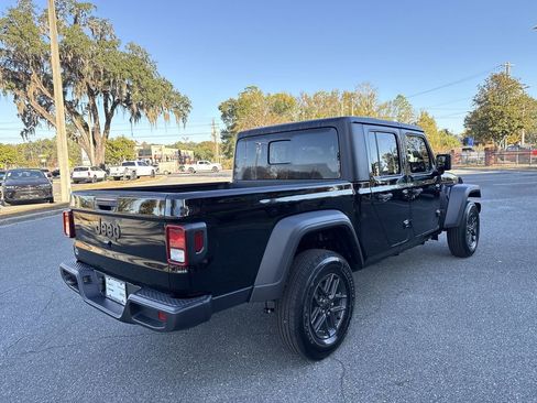 New 2025 Jeep Gladiator Sport AWD/4WD image 3