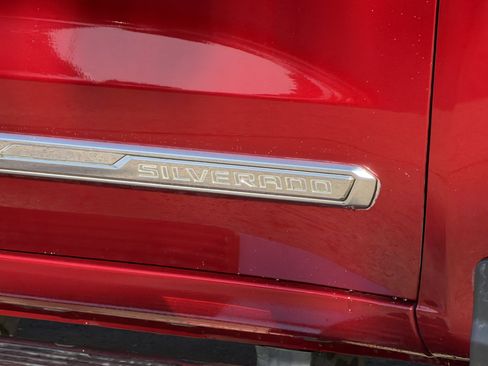 Used 2023 Chevrolet Silverado 1500 High Country w/ Technology Package AWD/4WD image 4