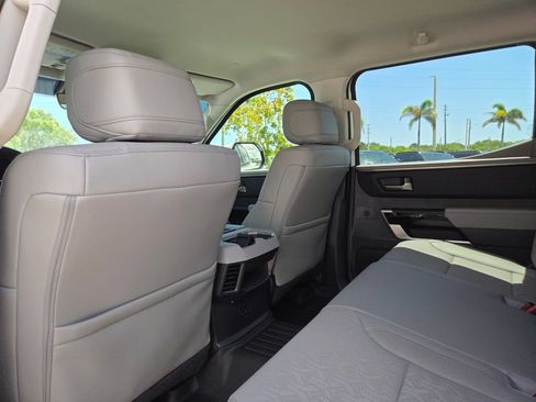 Used 2024 Toyota Tundra Limited AWD/4WD image 23