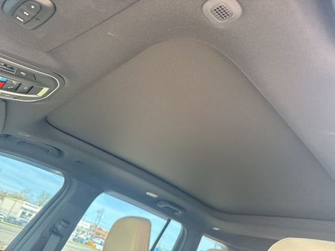 Used 2025 Jeep Grand Cherokee Limited w/ Black Appearance Package image 27