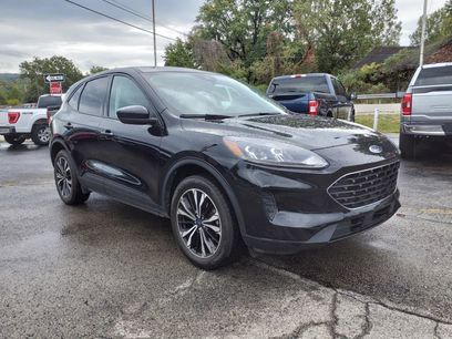 Used 2022 Ford Escape SE w/ SE Sport Appearance Package