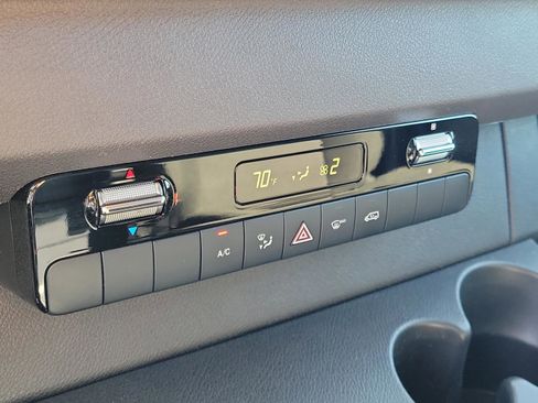 Used 2025 Mercedes-Benz Sprinter 2500 image 19