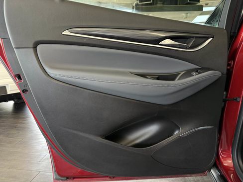 Used 2024 Buick Enclave Premium image 33