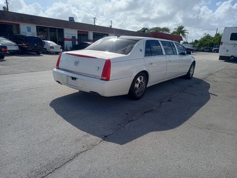 Used 2007 Cadillac DTS FWD image 2