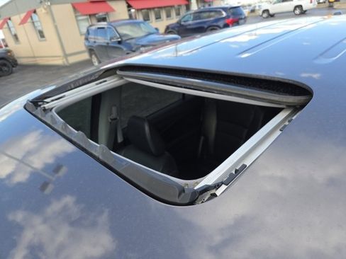 Used 2017 Honda Pilot EX-L image 3