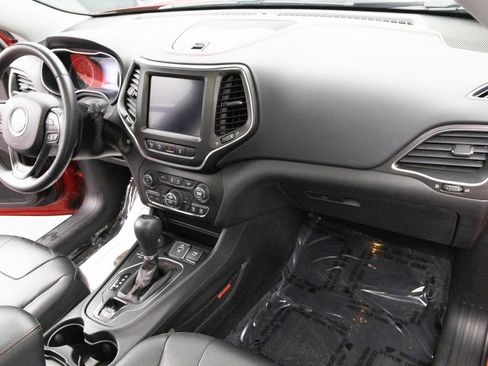 Used 2019 Jeep Cherokee Trailhawk image 39