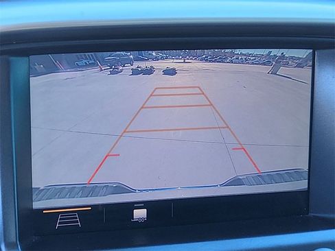 Used 2019 Chevrolet Colorado LT image 14