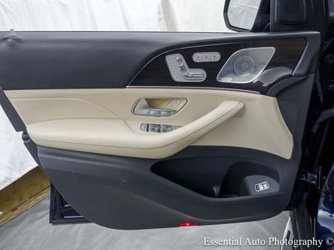 Used 2020 Mercedes-Benz GLS 450 4MATIC image 28