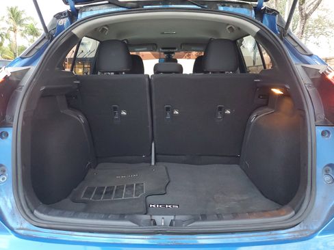 Used 2021 Nissan Kicks SV image 10