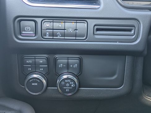 Used 2023 GMC Yukon AT4 image 18