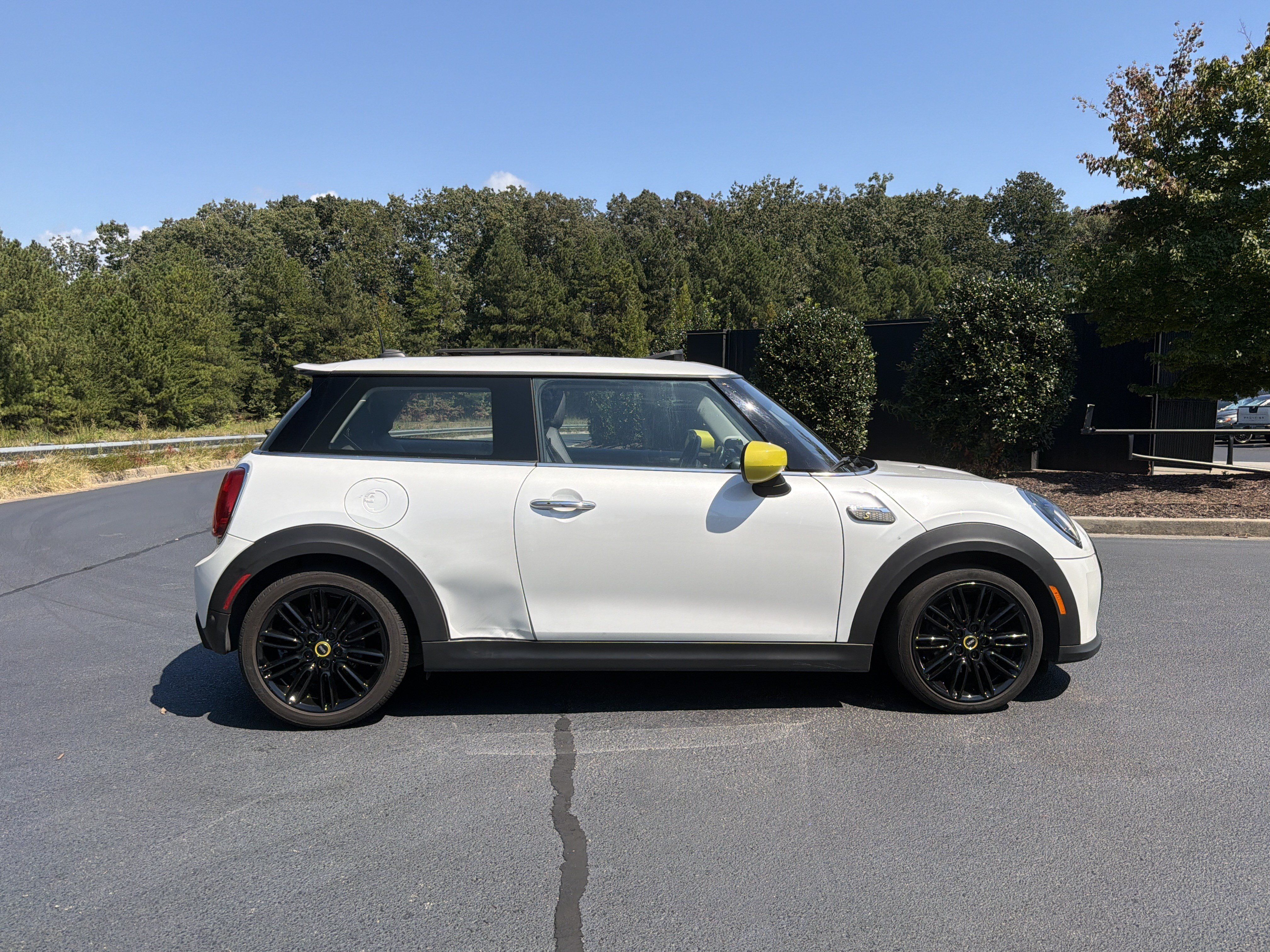 Used 2024 MINI Cooper SE FWD image 13
