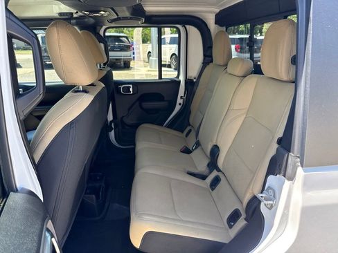Used 2023 Jeep Gladiator Sport AWD/4WD image 20