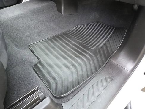 Used 2020 Chevrolet Silverado 1500 Custom w/ Custom Value Package image 12