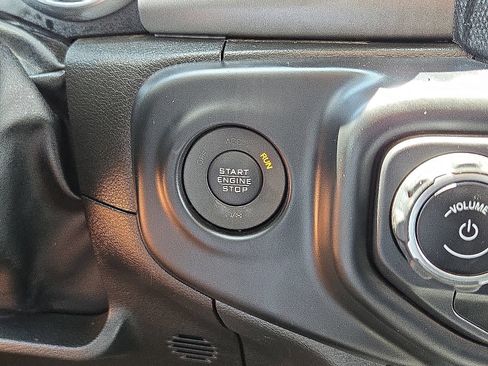 Used 2023 Jeep Wrangler Unlimited Sport AWD/4WD image 30