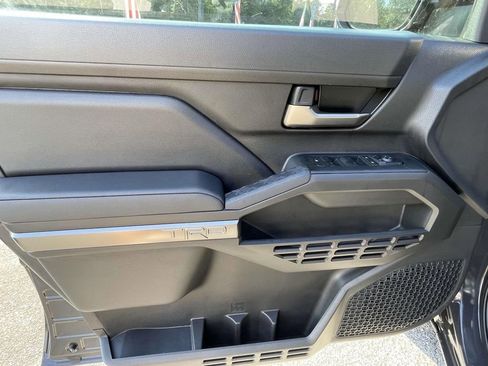 Used 2025 Toyota Tacoma TRD Sport image 17