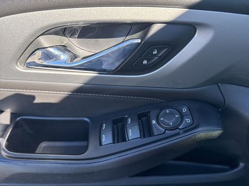 Used 2023 Chevrolet Traverse LT image 20