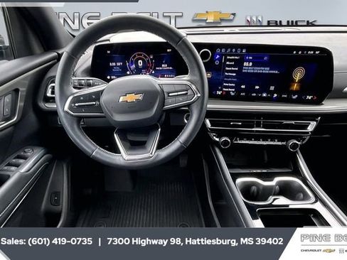 Used 2024 Chevrolet Traverse LT image 5