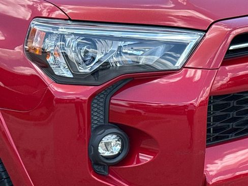 Used 2021 Toyota 4Runner SR5 Premium w/ Moonroof Package RWD image 4