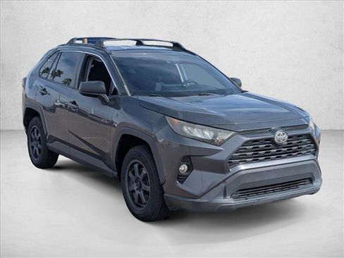Used 2019 Toyota RAV4 LE w/ Carpet Mat Package image 3