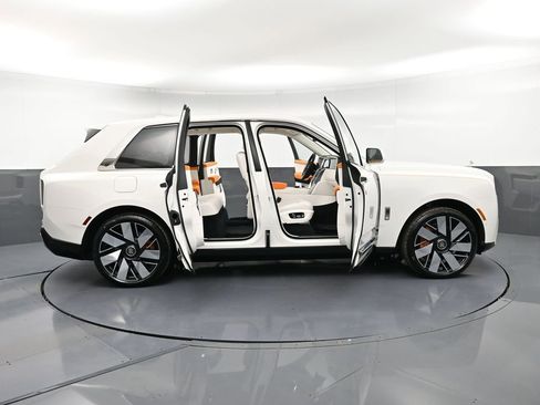 New 2026 Rolls-Royce Cullinan AWD/4WD image 40