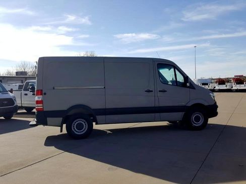 Used 2014 Mercedes-Benz Sprinter 2500 image 6