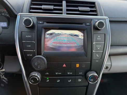 Used 2015 Toyota Camry LE FWD image 25