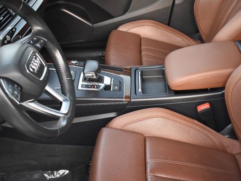 Used 2018 Audi Q5 2.0T Premium Plus w/ Premium Plus Package AWD/4WD image 30