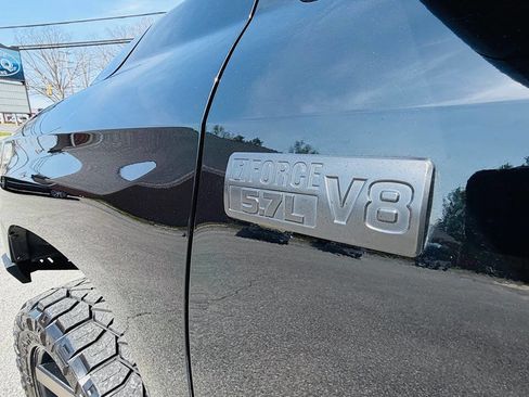 Used 2015 Toyota Tundra SR5 w/ SR5 Upgrade Package image 17