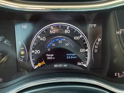 Used 2016 Jeep Grand Cherokee Overland w/ Advanced Technology Group AWD/4WD image 19