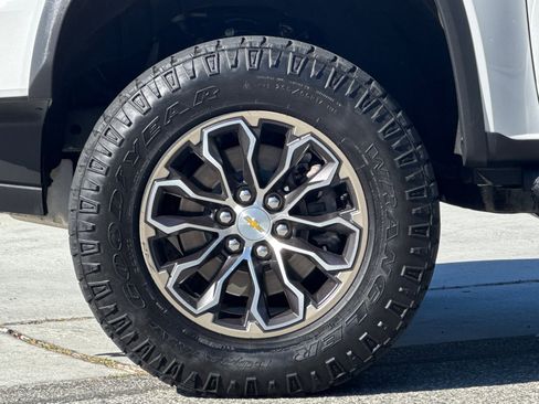 Used 2022 Chevrolet Colorado ZR2 image 34