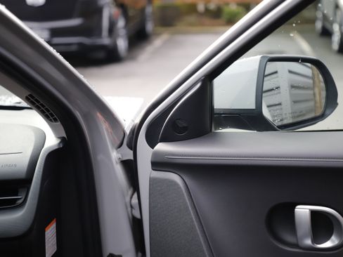 Used 2023 Hyundai Ioniq 5 SEL image 10