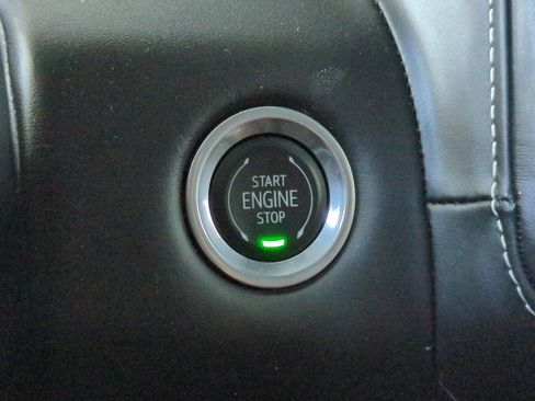 Used 2023 GMC Yukon XL Denali Ultimate AWD/4WD image 33