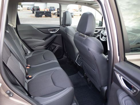 Used 2024 Subaru Forester Premium image 25