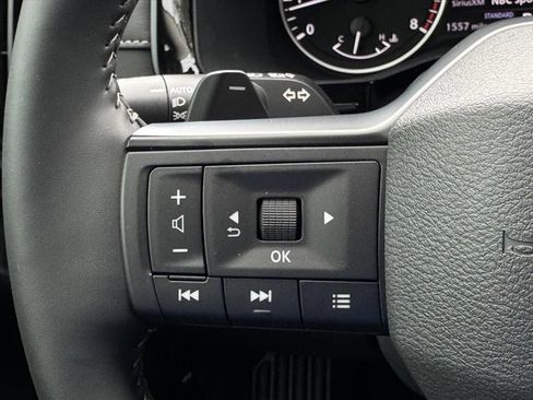 Certified 2026 Nissan Pathfinder SV FWD image 23