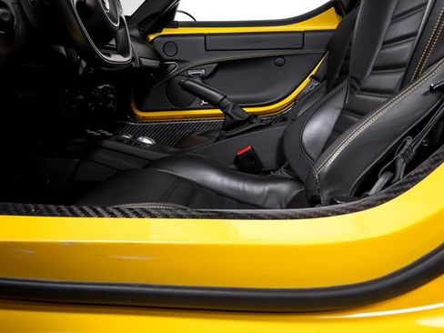 Used 2016 Alfa Romeo 4C Spider w/ Spider Track Package 4 RWD image 20