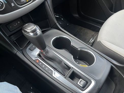 Used 2019 Chevrolet Equinox LT image 24