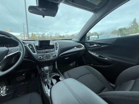 Used 2024 Chevrolet Malibu LT image 36