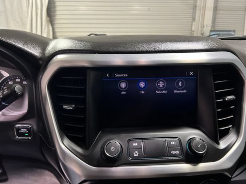 Used 2020 GMC Acadia SLE w/ Driver Convenience Package FWD image 32