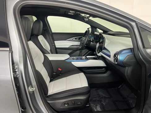 New 2026 Chevrolet Equinox EV LT image 13