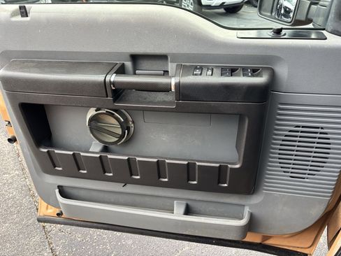 Used 2016 Ford F350 XL w/ Power Equipment Group image 17