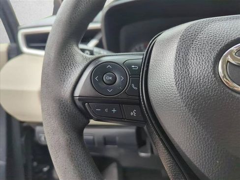 Used 2021 Toyota Corolla LE FWD image 16