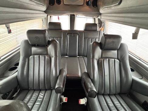 Used 2014 Chevrolet Express 2500 Extended RWD image 32