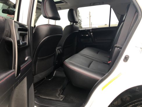 Used 2018 Toyota 4Runner TRD Off-Road Premium image 30