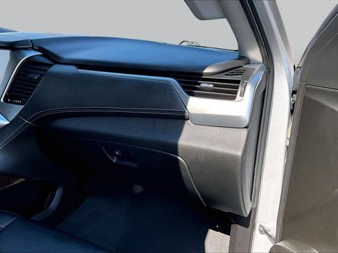Used 2019 Chevrolet Tahoe LT w/ RST Edition AWD/4WD image 19