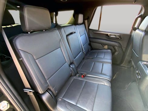 Used 2025 Chevrolet Tahoe Z71 AWD/4WD image 19