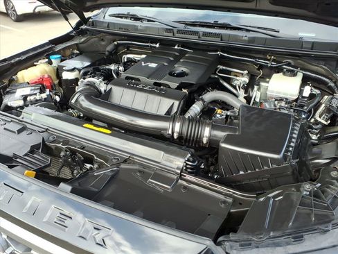 Used 2023 Nissan Frontier SV w/ SV Convenience Package image 17