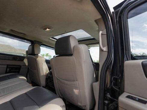 Used 2004 HUMMER H2 w/ Preferred Equipment Group image 67