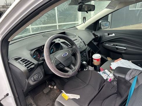 Used 2017 Ford Escape SE image 24