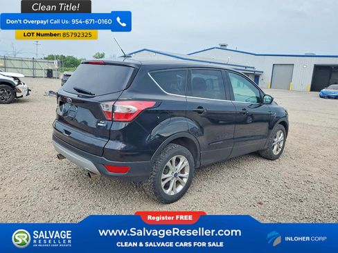 Used 2017 Ford Escape SE AWD/4WD image 4