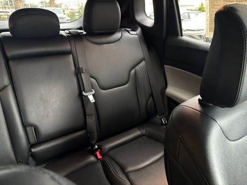 Used 2025 Jeep Compass Limited image 38